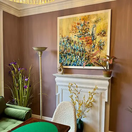 Secret Garden House - 7 Bed Manor House With Hot Tub And Magical Walled Gardens Leyburn