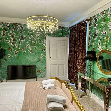 펜션 Secret Garden House - 7 Bed Manor House With Hot Tub And Magical Walled Gardens