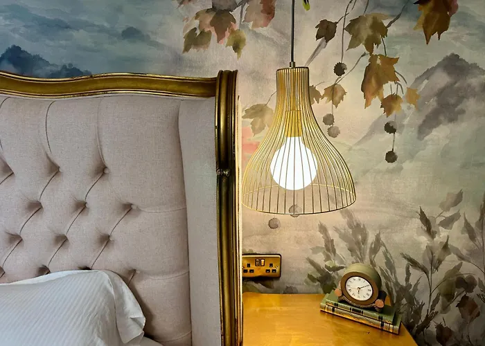 Secret Garden House - 7 Bed Manor House With Hot Tub And Magical Walled Gardens Holiday home *