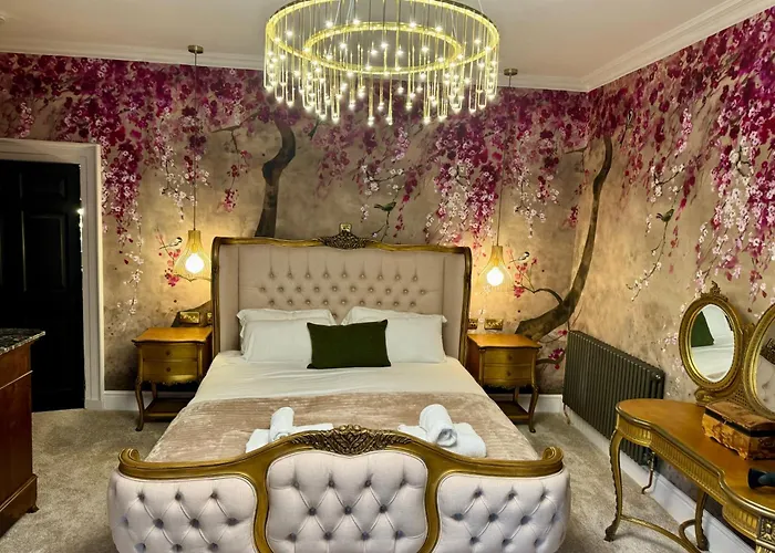 Holiday home Secret Garden House - 7 Bed Manor House With Hot Tub And Magical Walled Gardens Leyburn