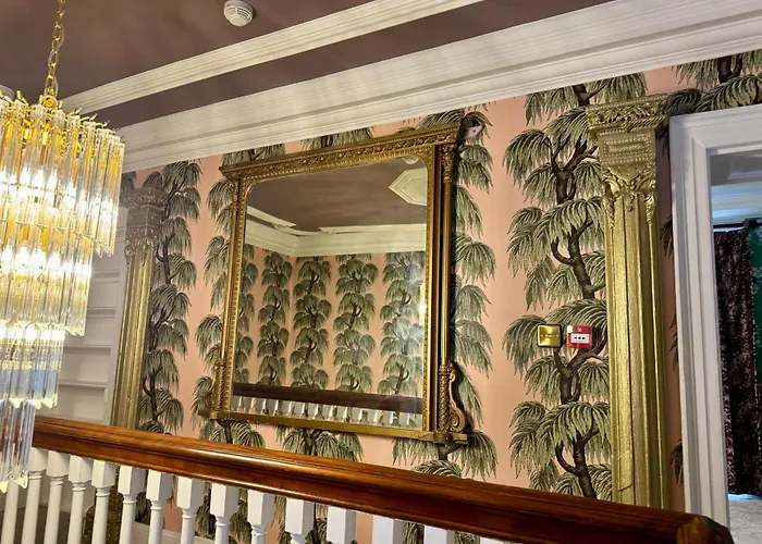 Secret Garden House - 7 Bed Manor House With Hot Tub And Magical Walled Gardens Holiday home