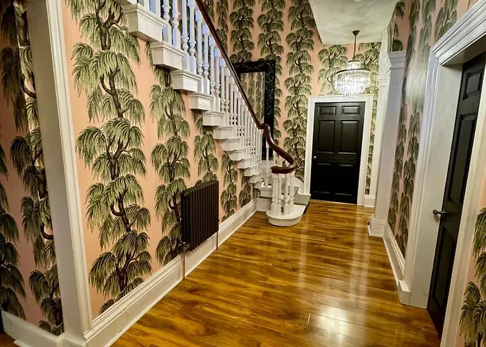 Secret Garden House - 7 Bed Manor House With Hot Tub And Magical Walled Gardens Holiday home Leyburn