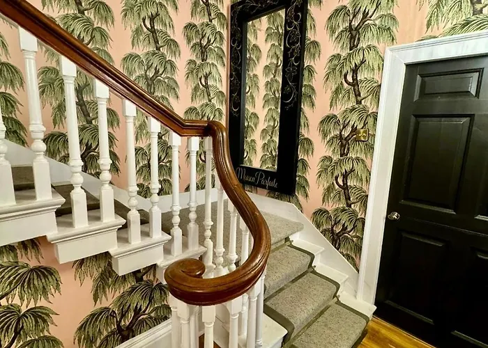 Holiday home Secret Garden House - 7 Bed Manor House With Hot Tub And Magical Walled Gardens Leyburn